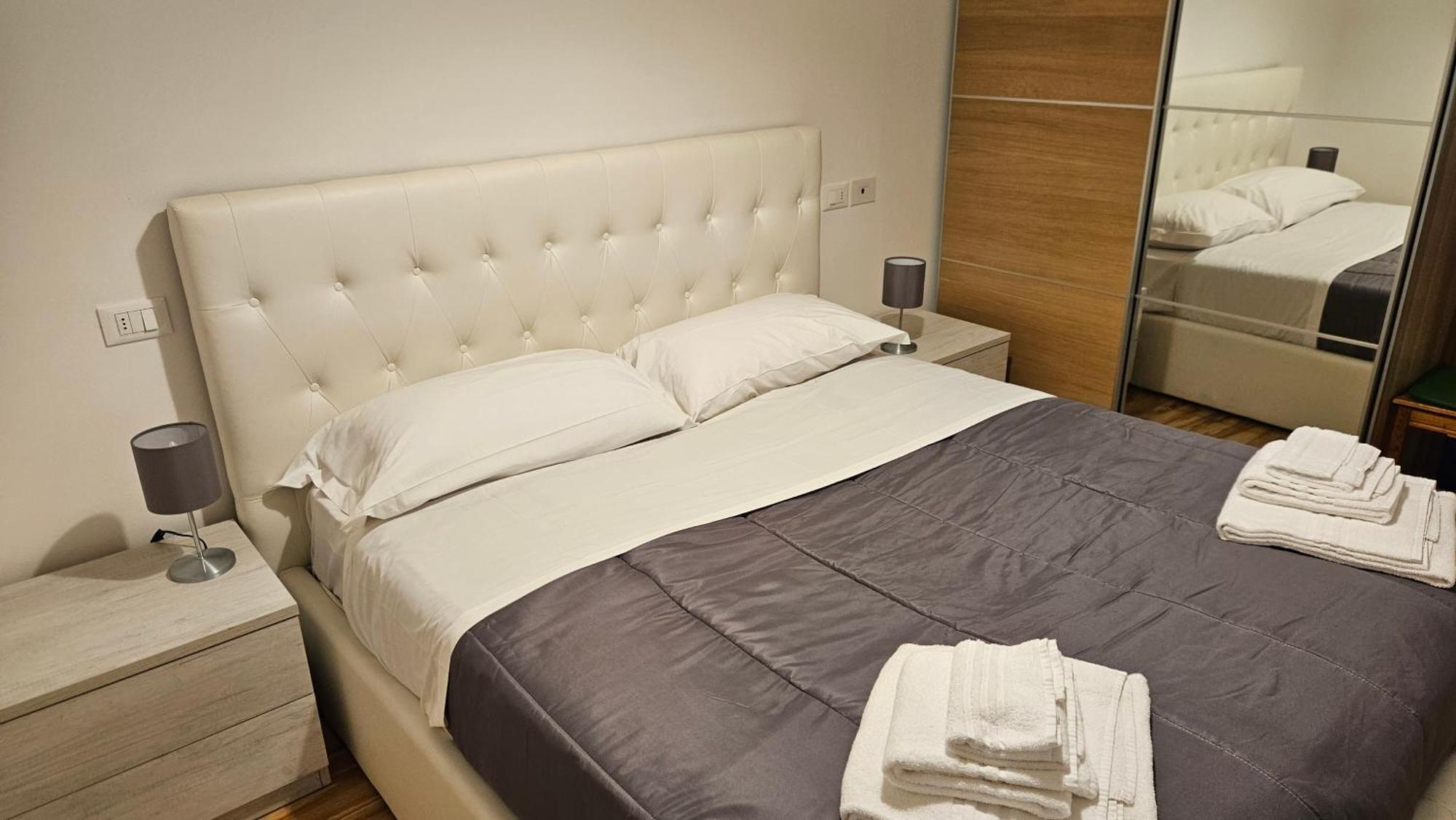 Apartament Residenza Ugo Bassi Bolonia Zewnętrze zdjęcie